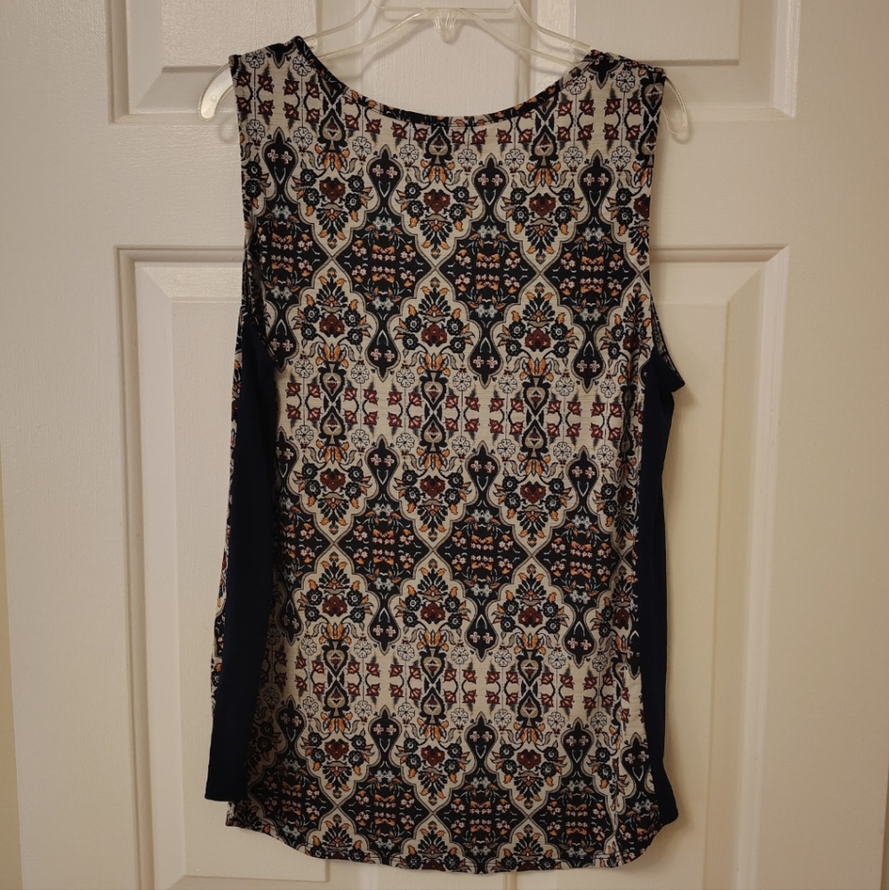 Naif Patterned Sleeveless Top - Picture 4 of 9